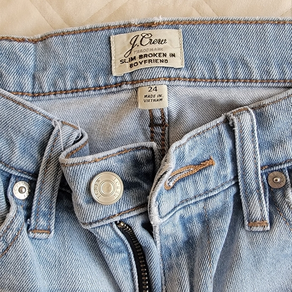J. Crew Denim - J. Crew slim broken in boyfriend jean, size 24